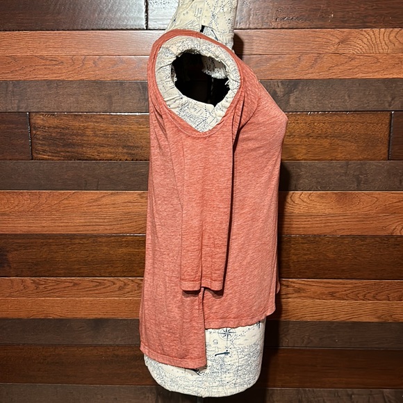 A.N.A V Neck Cold Shoulder Long Sleeve Coppery Colored Top - Picture 6 of 9